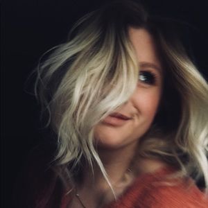 Meet your posher Lily